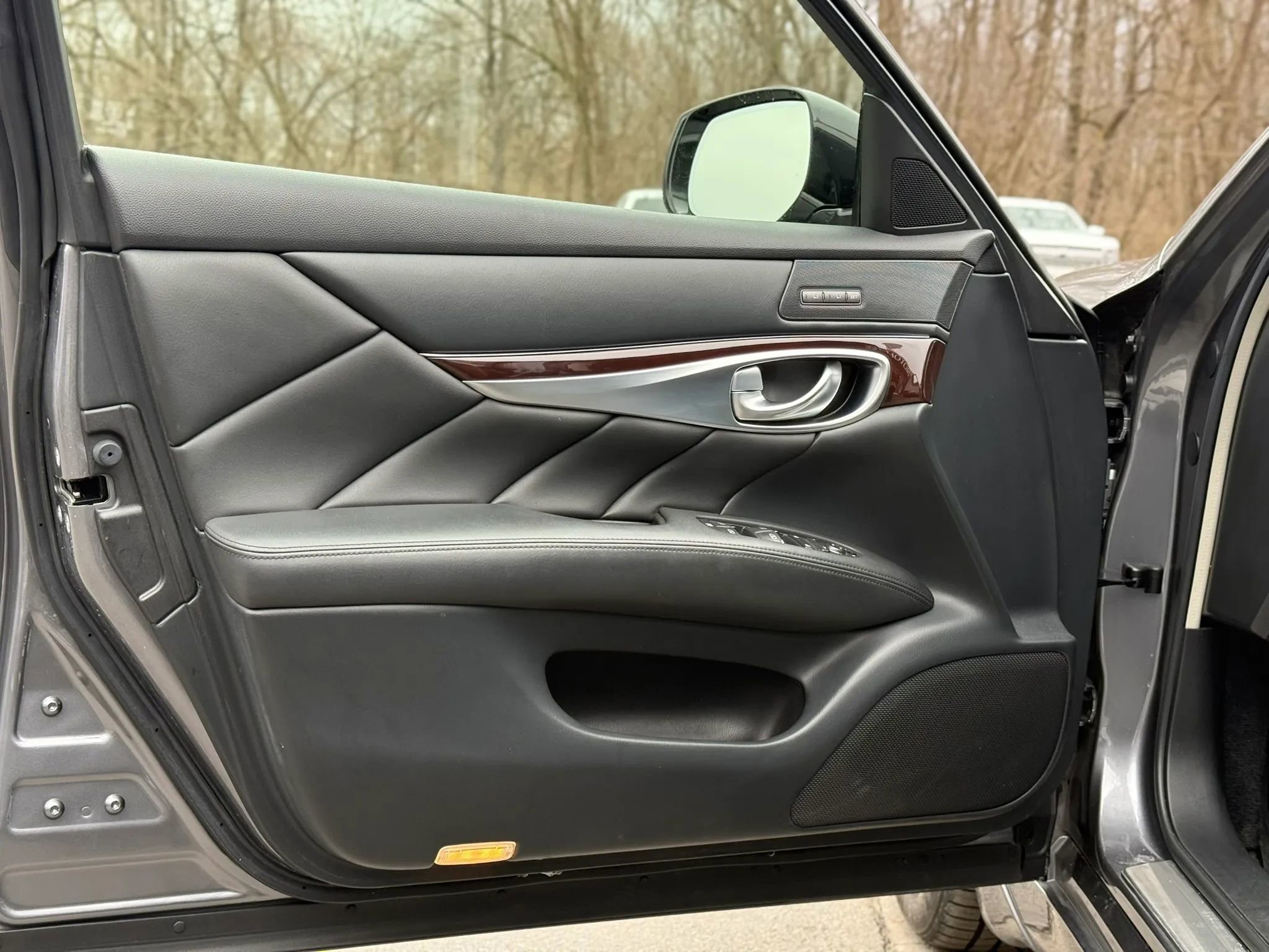 Used 2015 INFINITI Q70 3.7 image 6