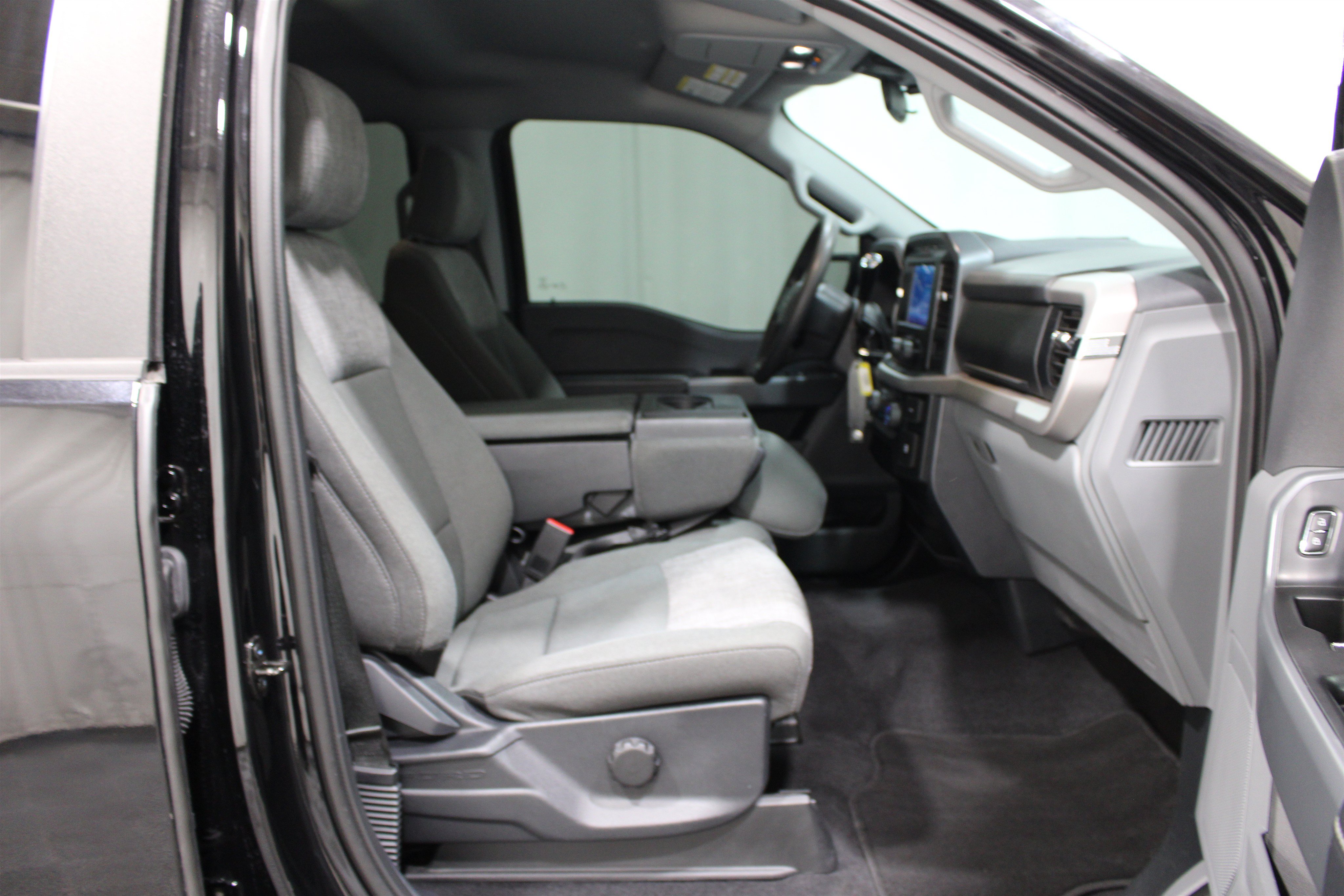 Used 2023 Ford F150 XLT AWD/4WD image 25