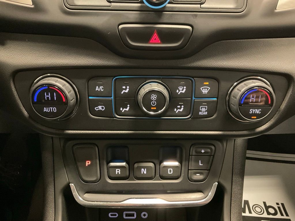 Used 2021 GMC Terrain SLE w/ Driver Convenience Package image 7