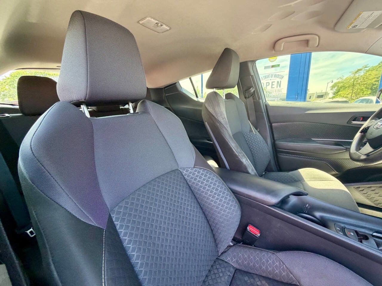 Used 2021 Toyota C-HR LE FWD image 18