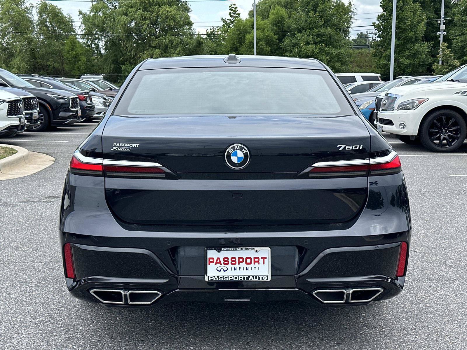 Used 2023 BMW 760i xDrive w/ Parking Assistance Package AWD/4WD image 4