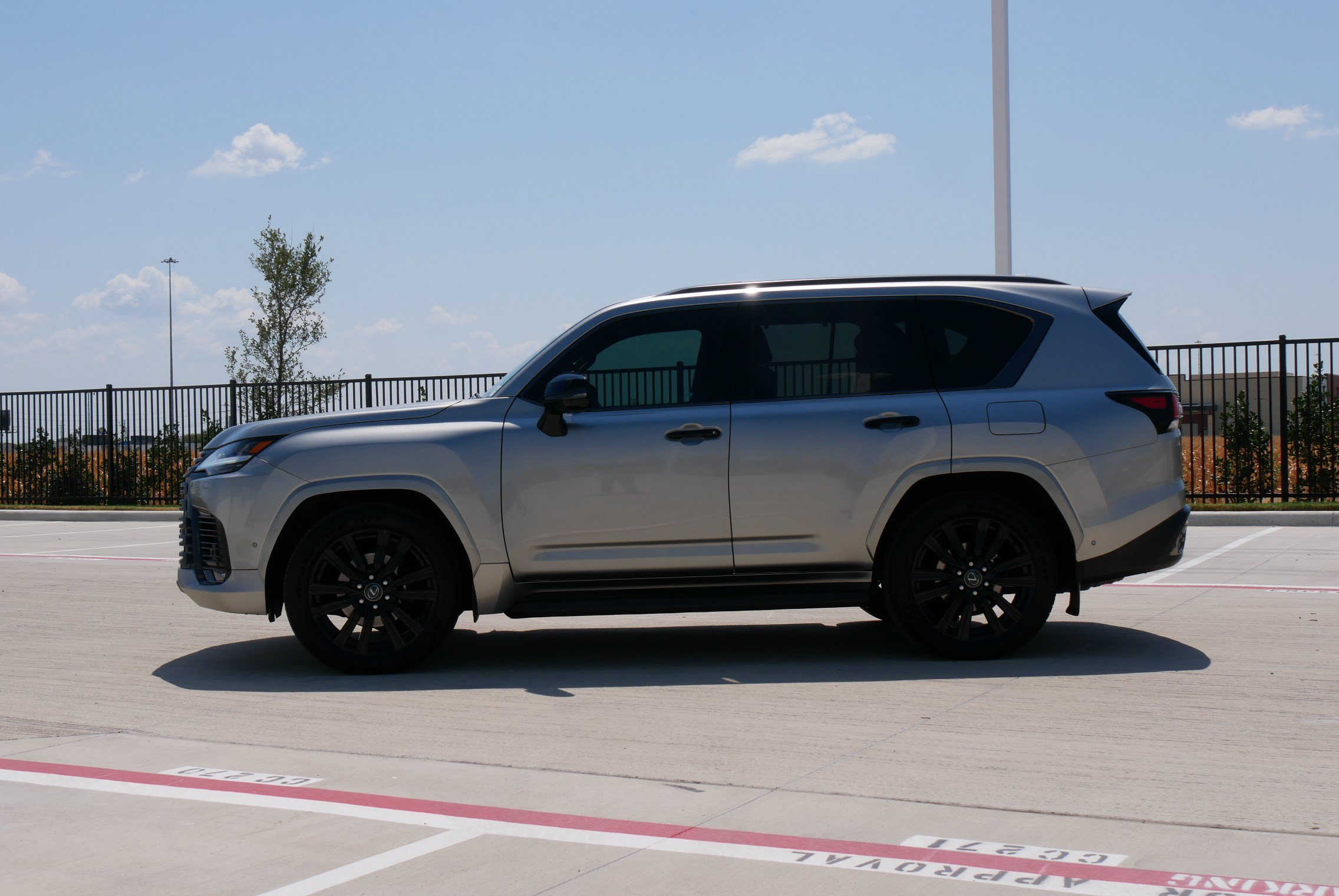 Used 2026 Lexus LX 700h Luxury w/ Appearance Package AWD/4WD image 6