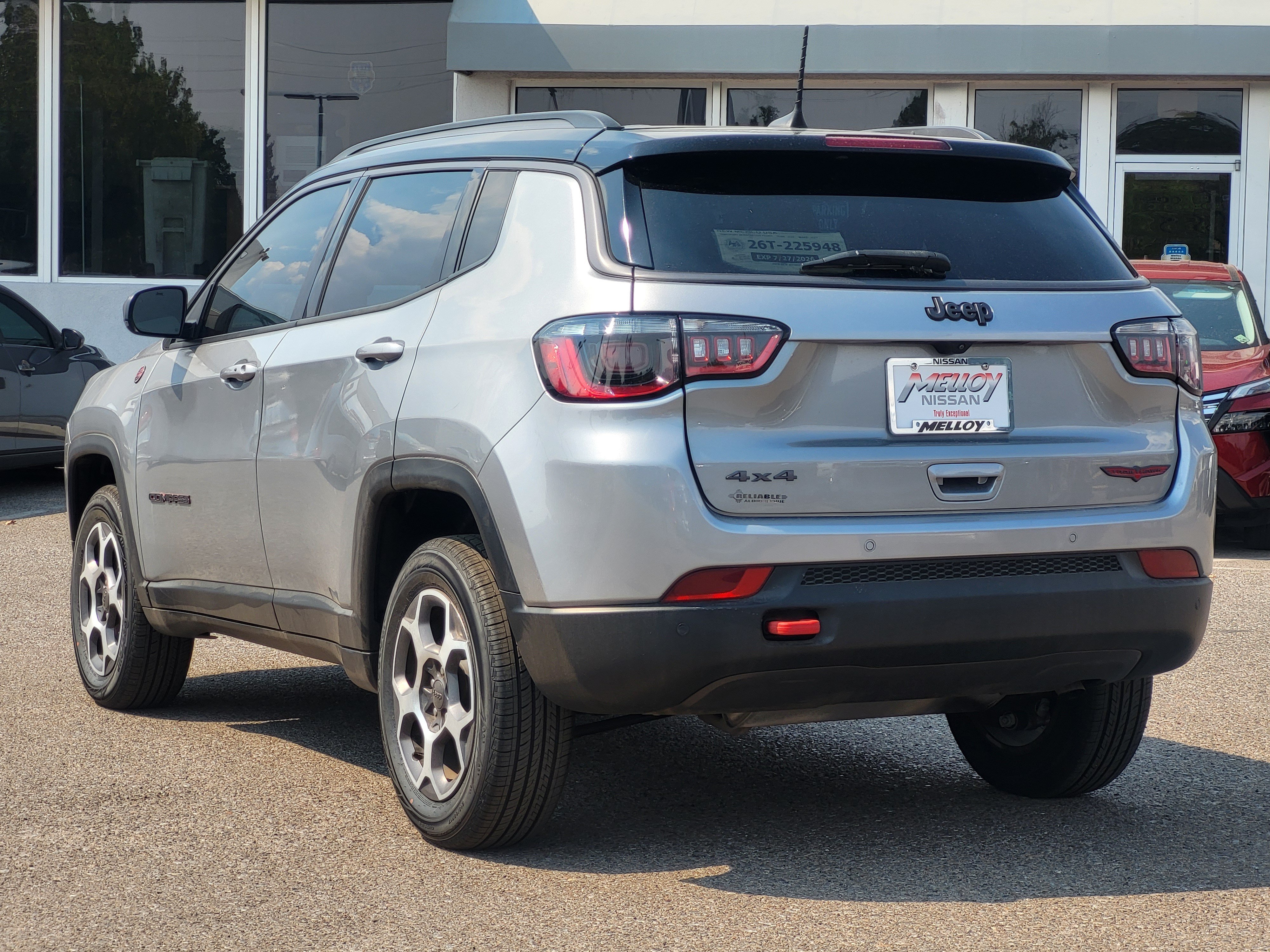 Used 2022 Jeep Compass Trailhawk w/ Trailhawk Convenience Group AWD/4WD image 6