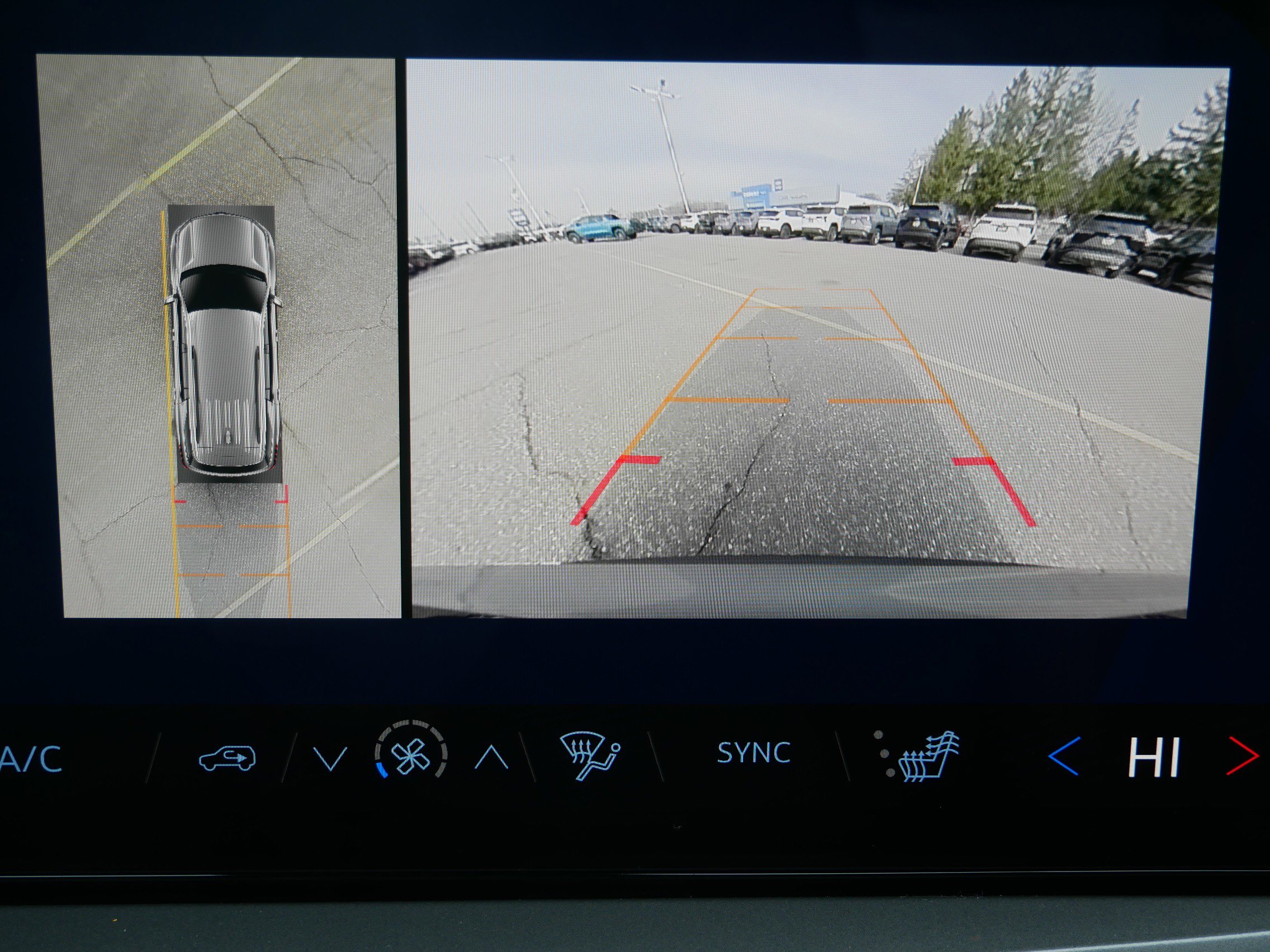 New 2026 Chevrolet Traverse LT w/ Driver Confidence Package AWD/4WD image 9