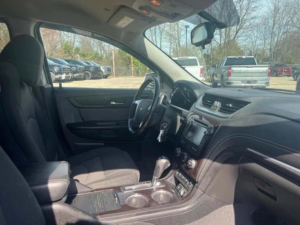 Used 2015 Chevrolet Traverse LT w/ Style and Technology Package AWD/4WD image 34