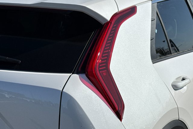 New 2026 Kia Niro EX FWD image 35