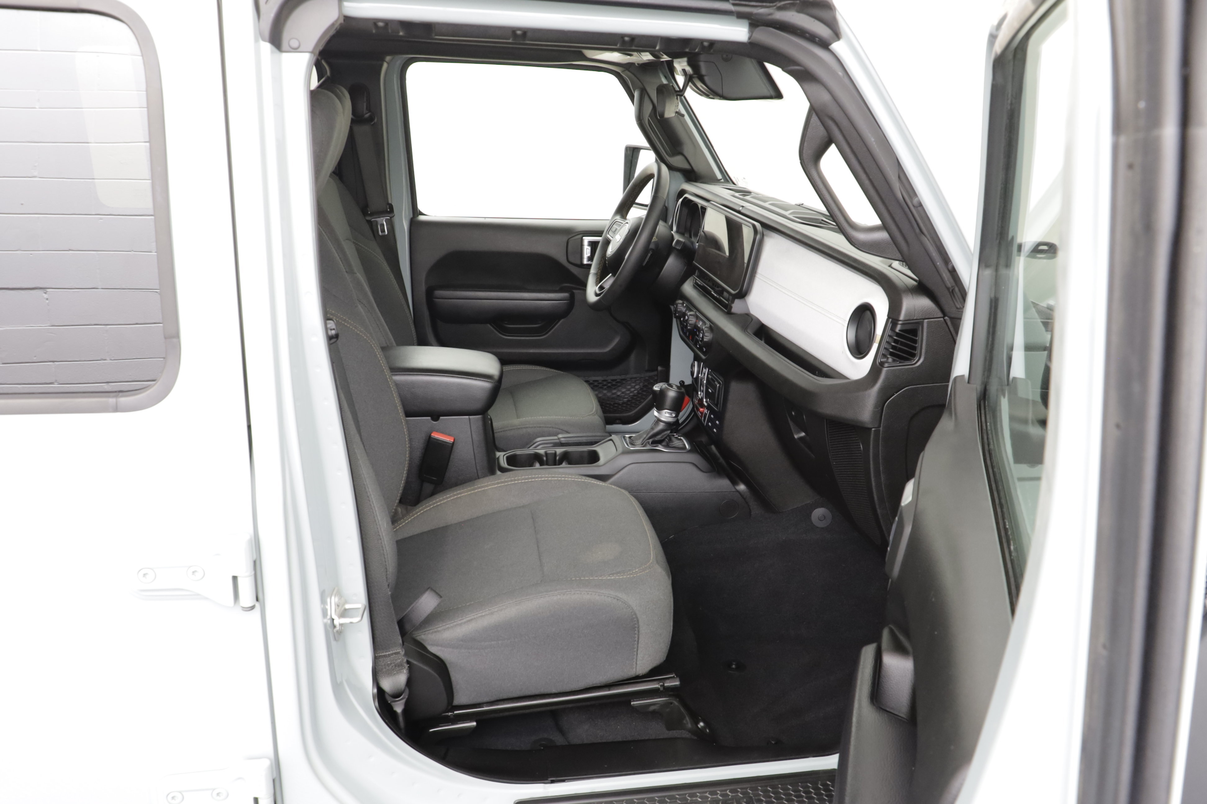 Used 2024 Jeep Wrangler Unlimited AWD/4WD image 22