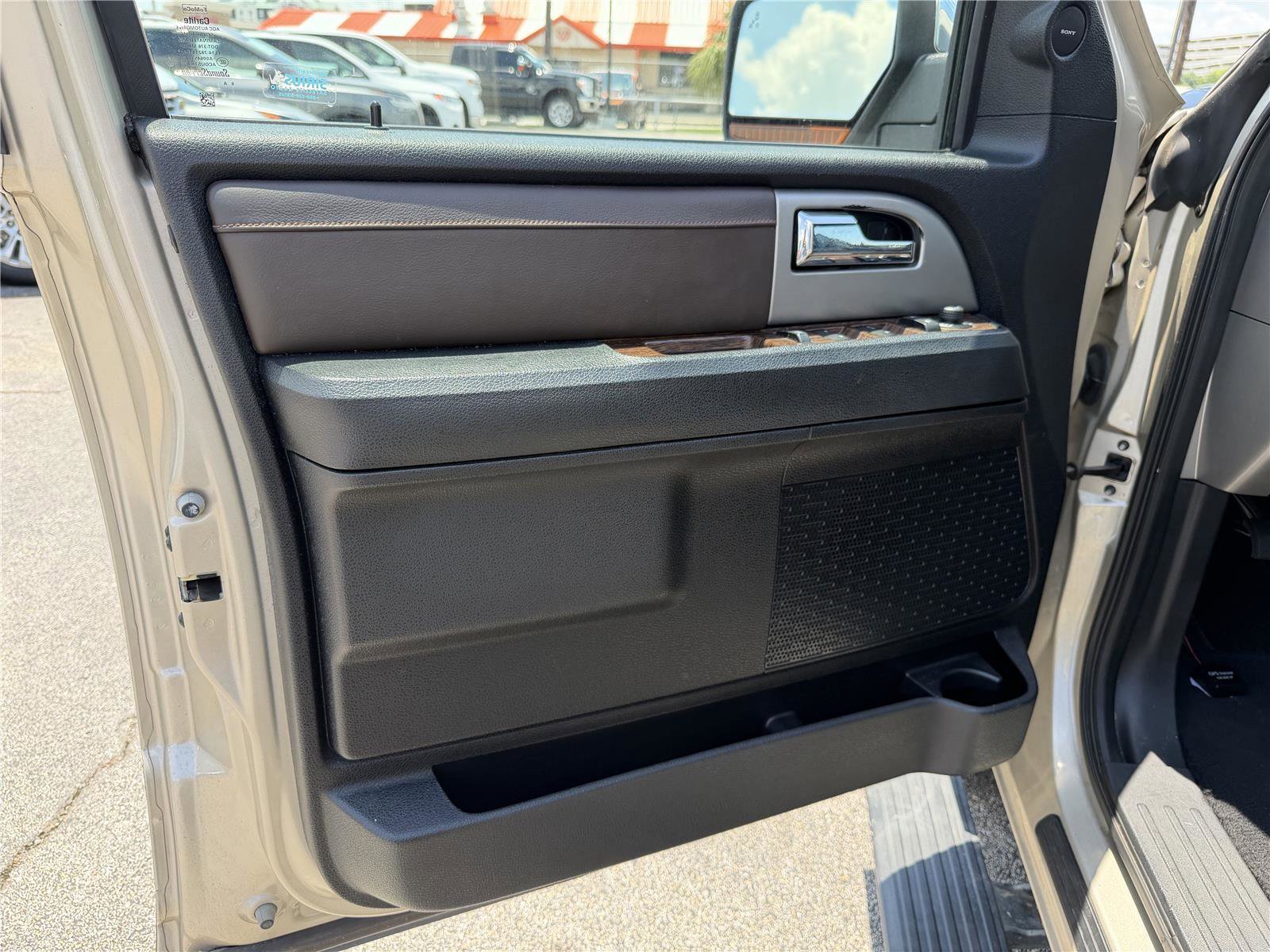 Used 2017 Ford Expedition EL King Ranch RWD image 11