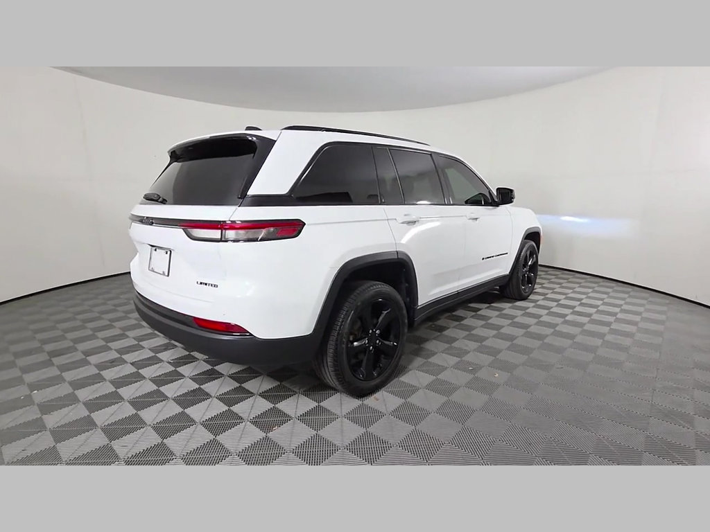 Used 2025 Jeep Grand Cherokee Limited w/ Black Appearance Package RWD image 38
