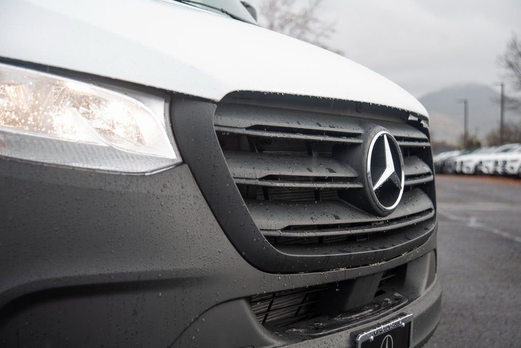 New 2025 Mercedes-Benz Sprinter 4500 image 14