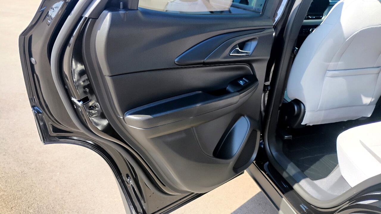Used 2025 Chevrolet TrailBlazer LS w/ LS Convenience Package image 17