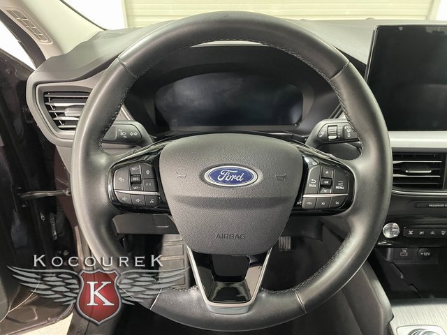 Used 2023 Ford Escape Platinum image 14