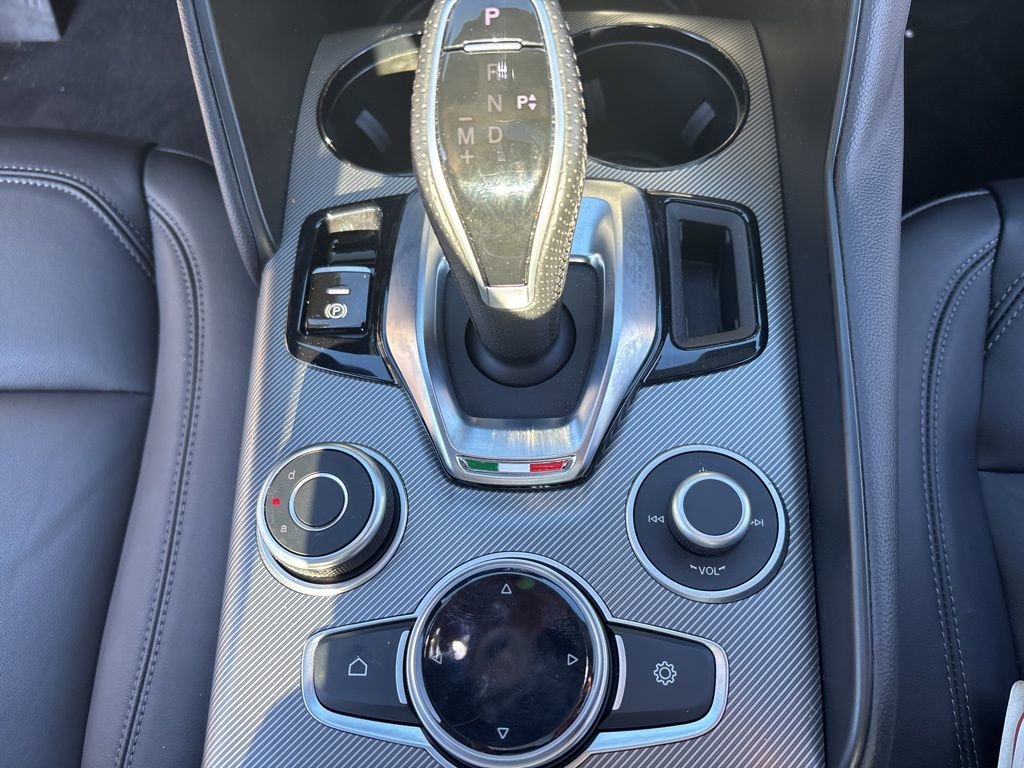 Used 2024 Alfa Romeo Giulia Ti RWD image 29
