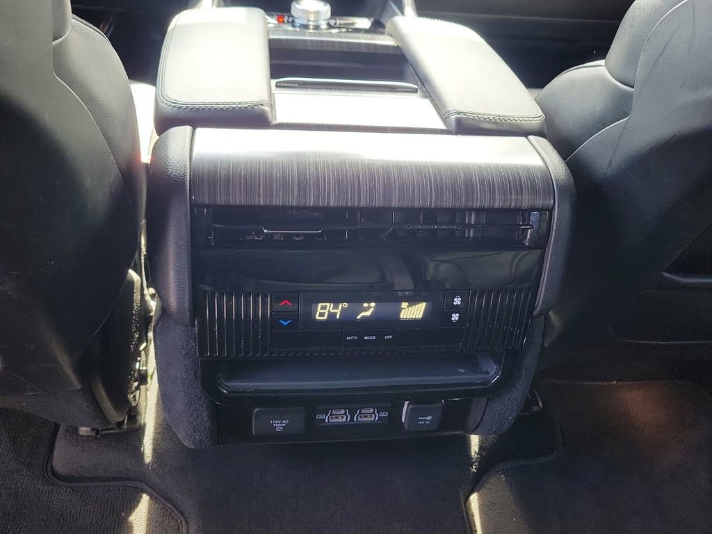 Used 2024 Jeep Wagoneer Series II w/ Flexible Seating Group AWD/4WD image 13