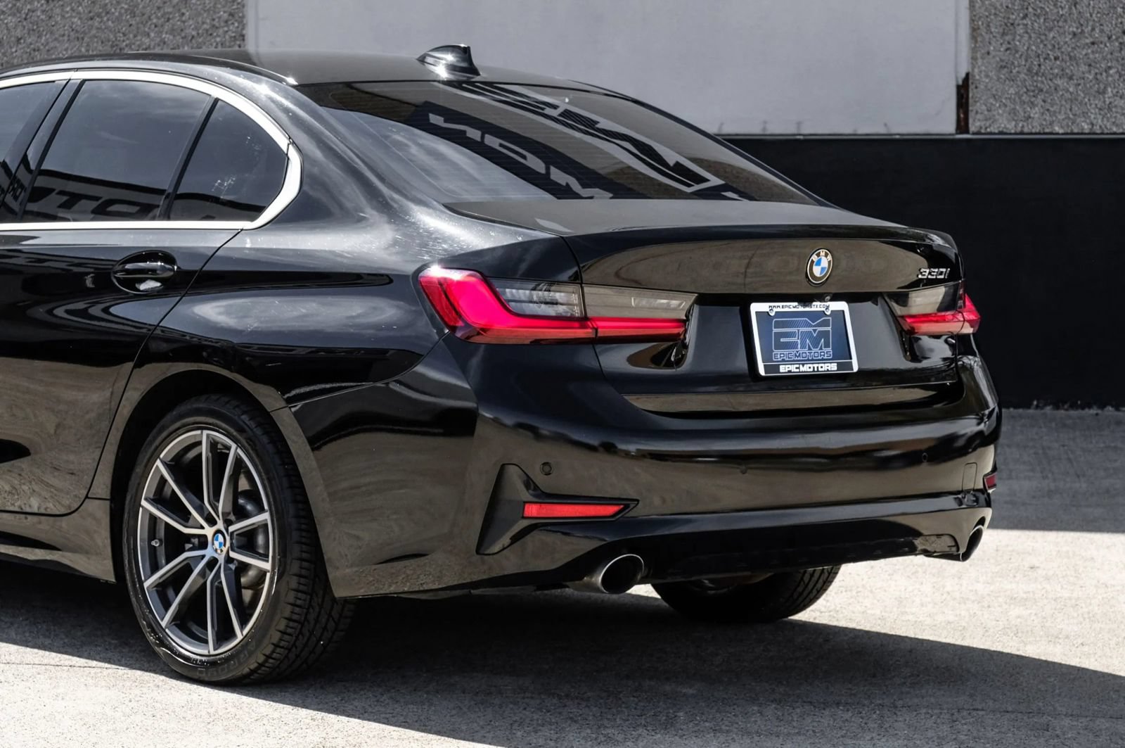 Used 2021 BMW 330i Sedan w/ Convenience Package RWD image 12