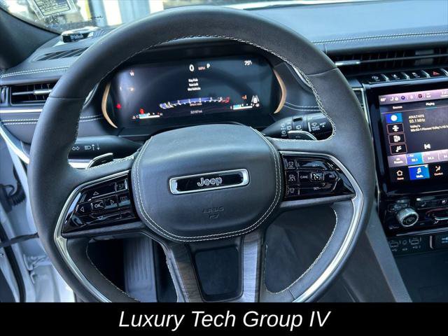 Certified 2023 Jeep Grand Cherokee Overland w/ Luxury Tech Group IV AWD/4WD image 19
