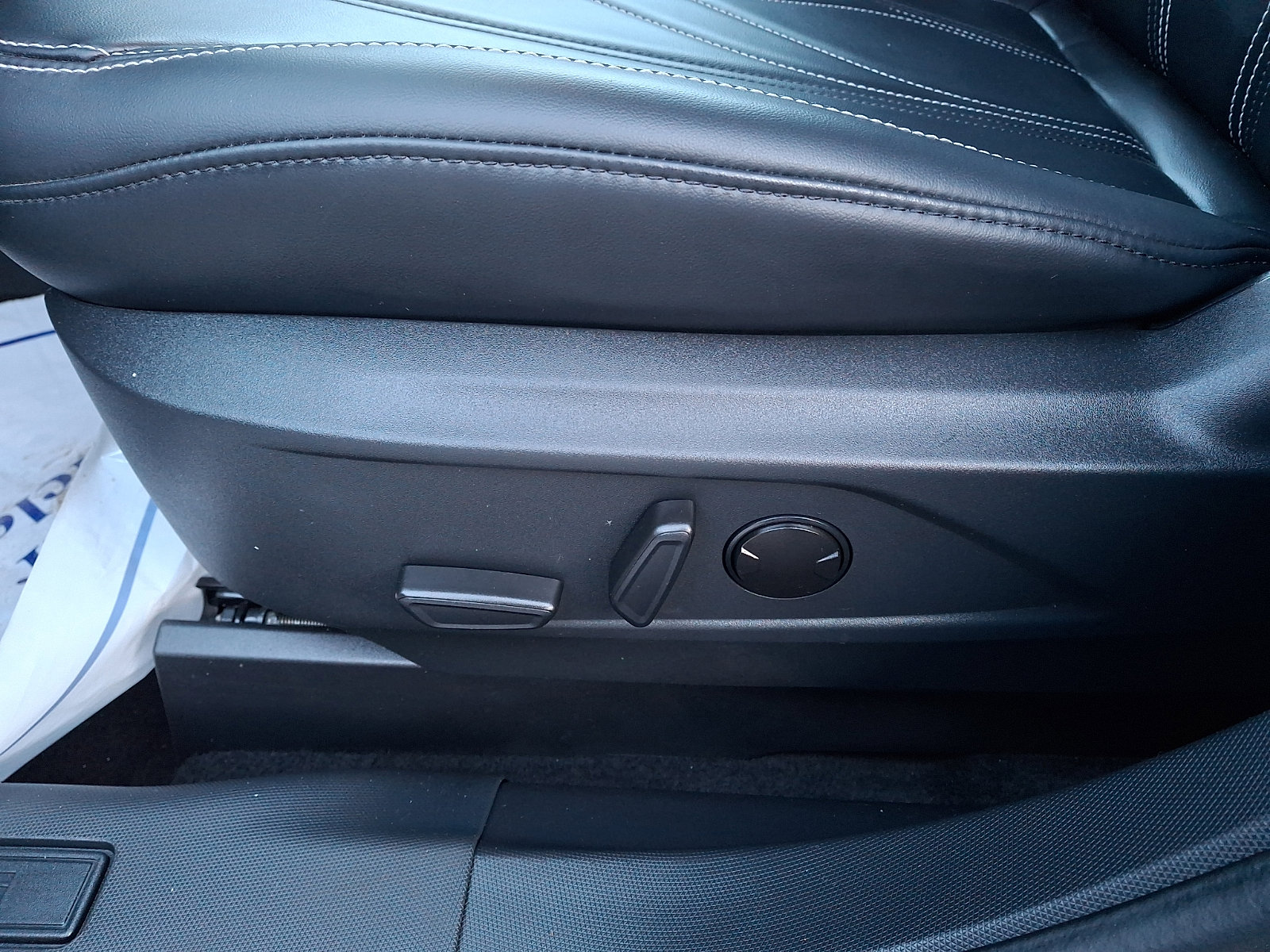 Used 2023 Ford Mustang Mach-E Select image 15