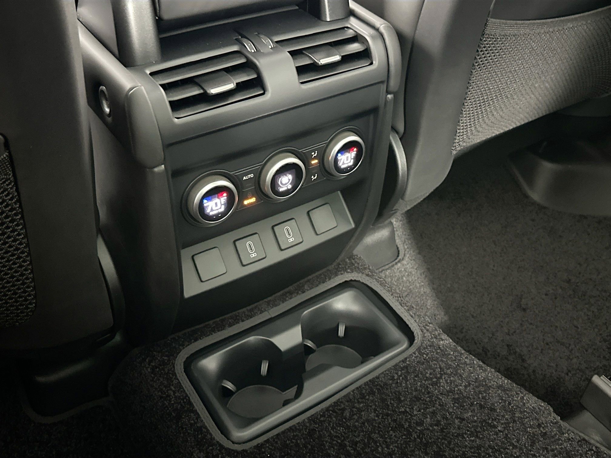 Used 2026 Land Rover Defender 130 X-Dynamic SE image 24