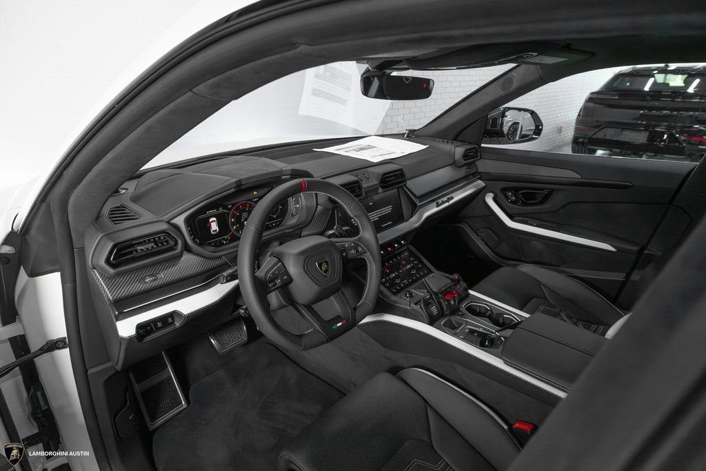 Used 2025 Lamborghini Urus SE image 25