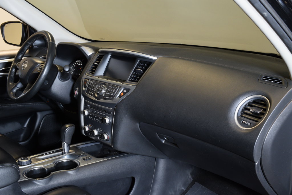 Used 2019 Nissan Pathfinder SL AWD/4WD image 33