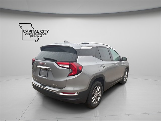 Used 2024 GMC Terrain SLT image 9