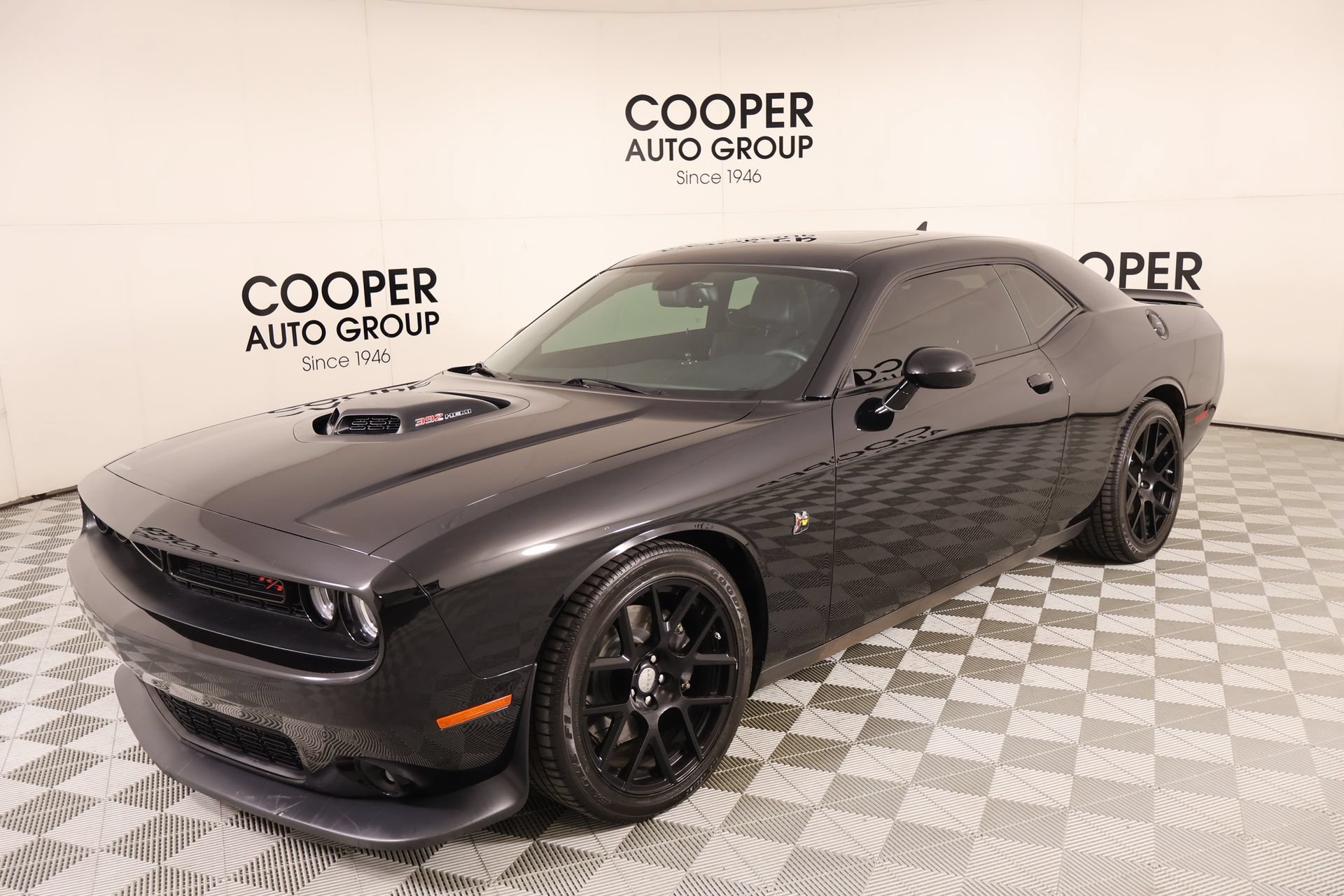 Used 2015 Dodge Challenger R/T Scat Pack RWD image 9