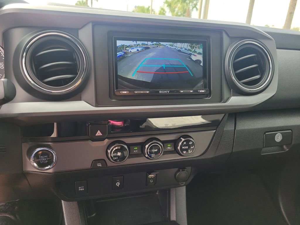 Used 2016 Toyota Tacoma TRD Sport w/ Towing Package image 29