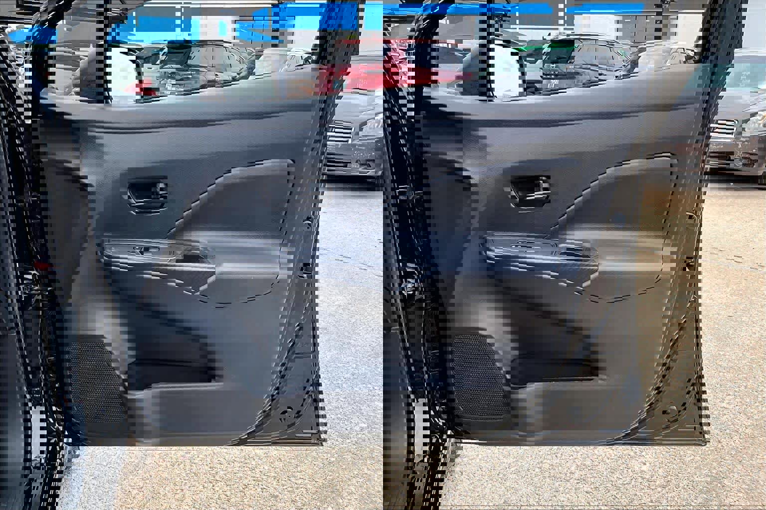 Used 2024 Nissan Versa S w/ Trunk Package image 25