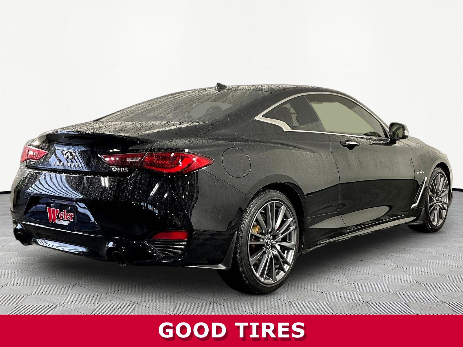 Used 2017 INFINITI Q60 Red Sport 400 AWD/4WD image 6