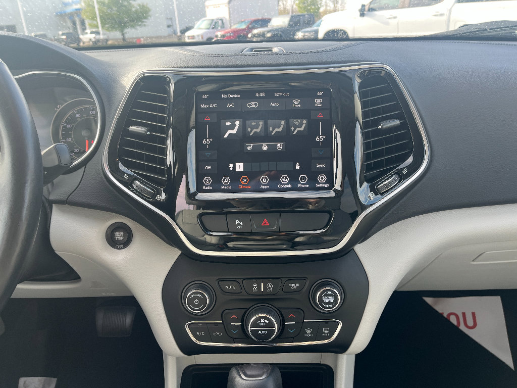 Used 2020 Jeep Cherokee Limited w/ Luxury Group AWD/4WD image 23