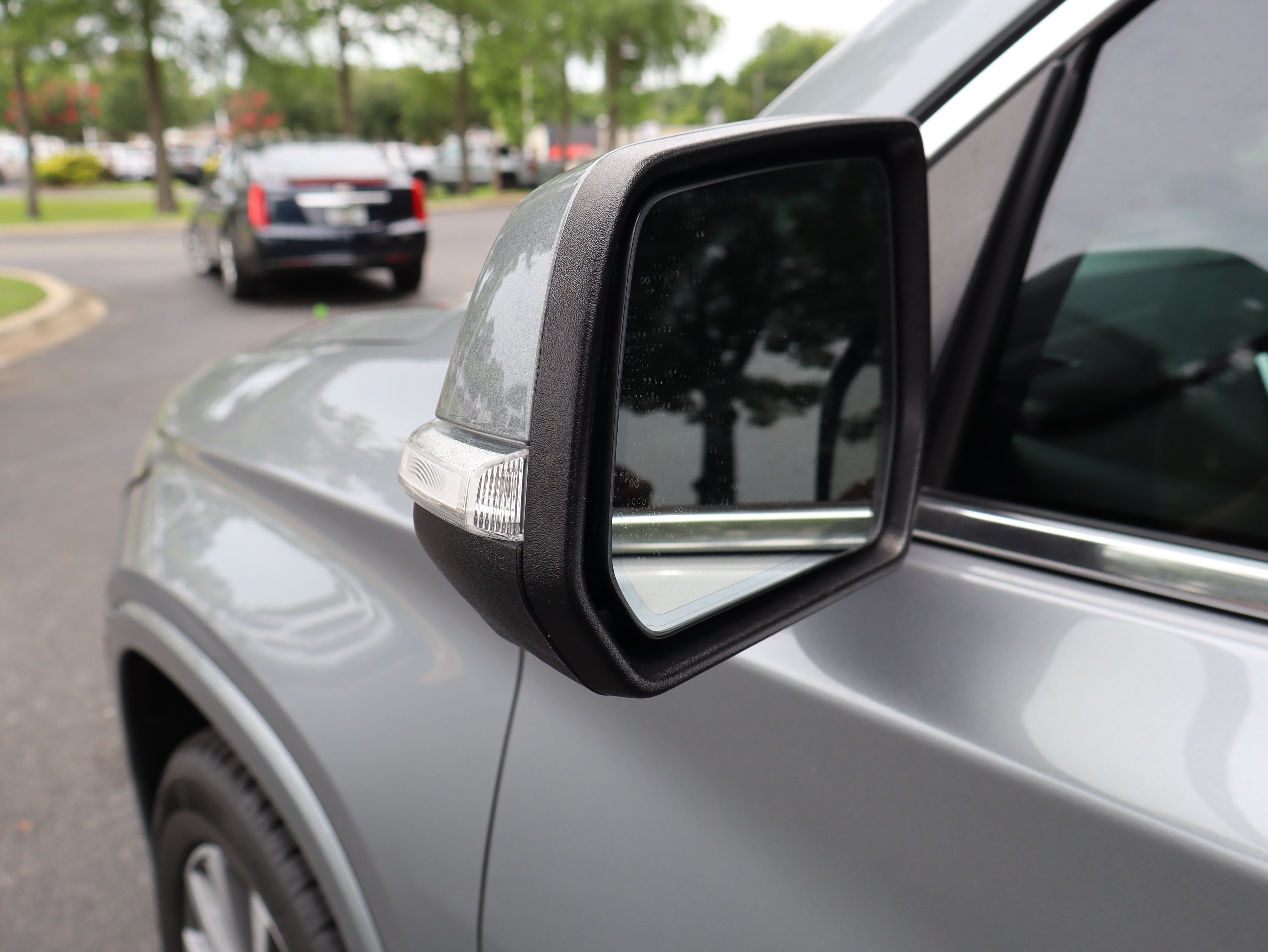 Used 2023 Chevrolet Traverse Premier FWD image 17