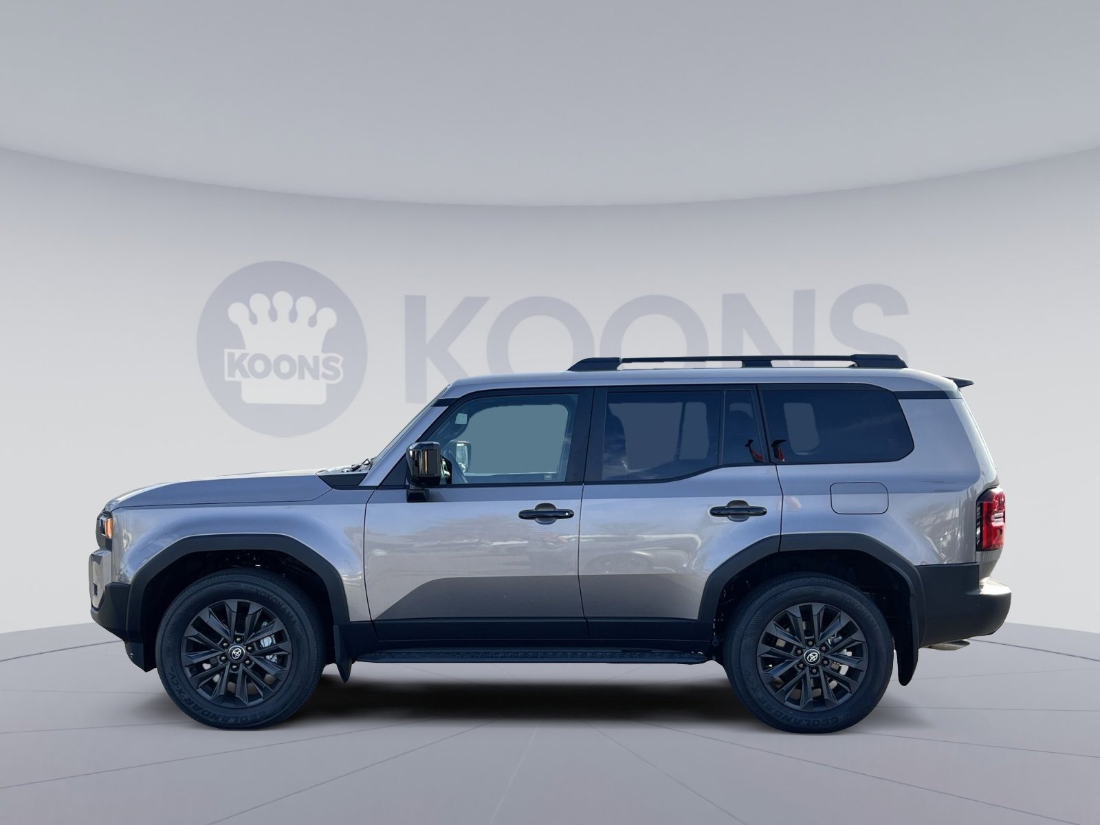 Used 2025 Toyota Land Cruiser image 2