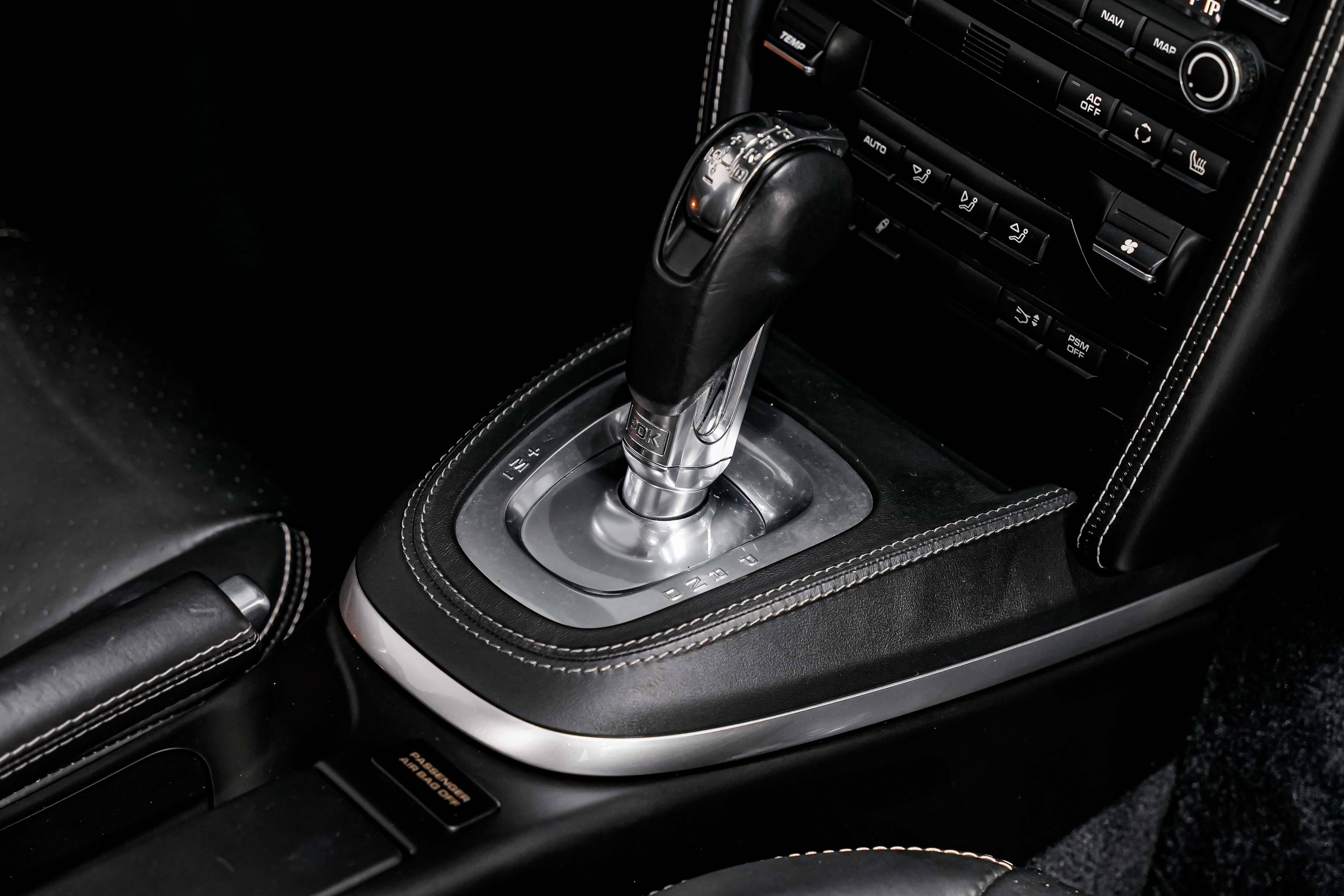 Used 2011 Porsche 911 Turbo S image 32