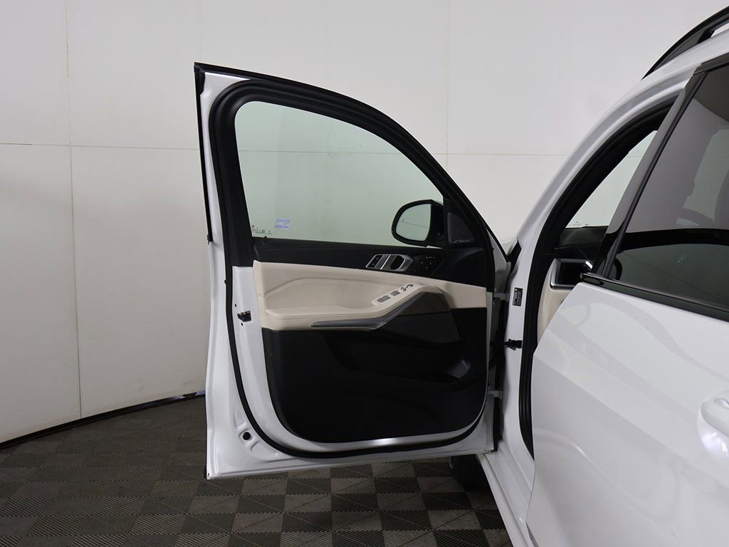 Used 2024 BMW X7 xDrive40i w/ Executive Package image 27