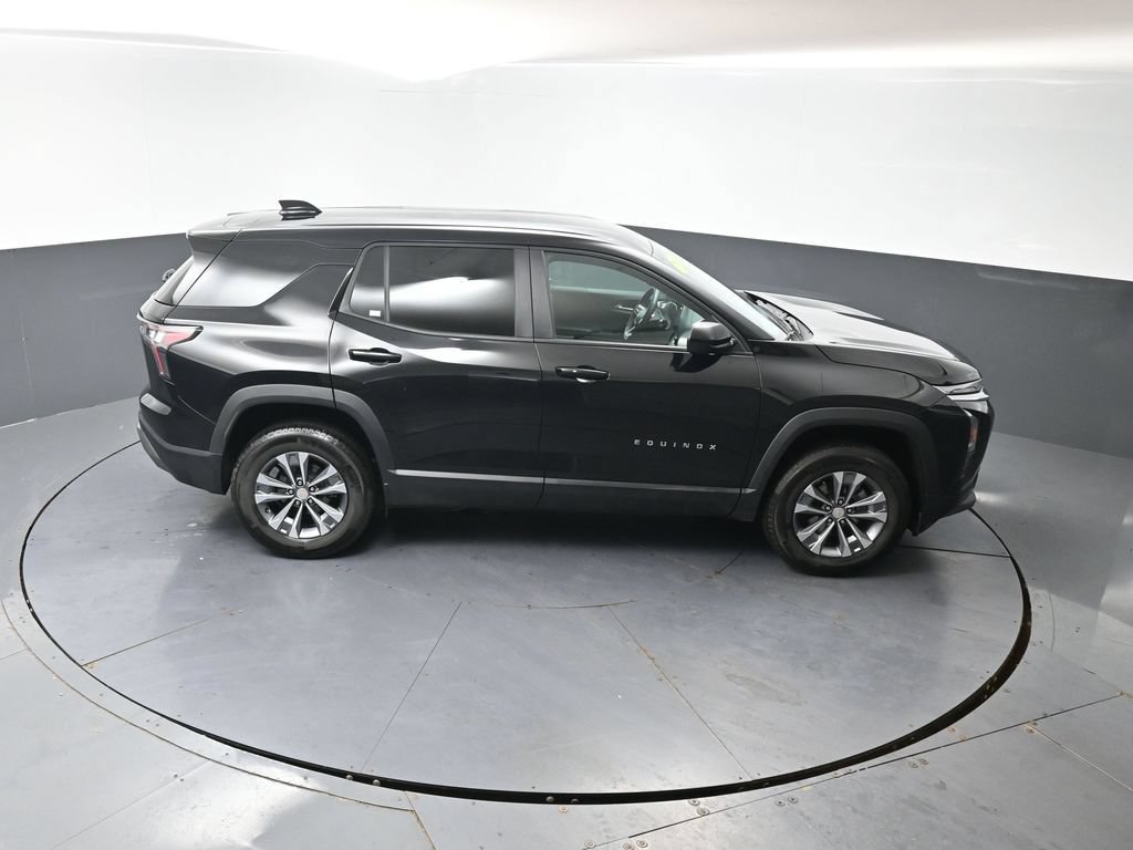 Used 2026 Chevrolet Equinox LT AWD/4WD image 43
