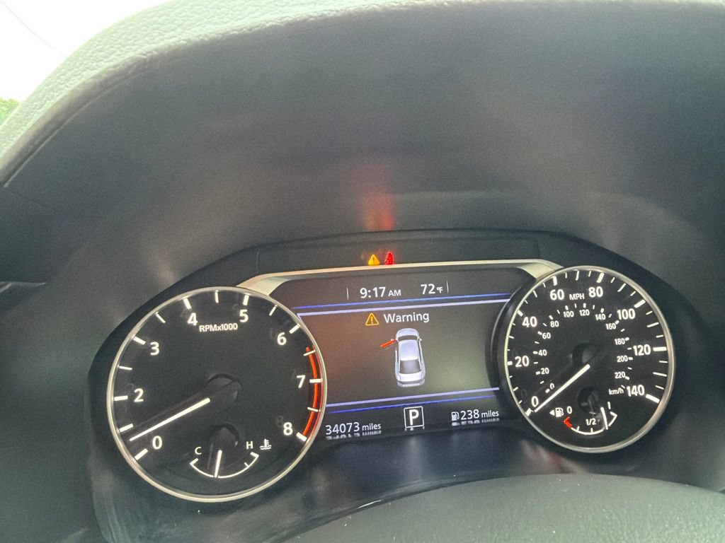 Used 2025 Nissan Altima 2.5 SV FWD image 19