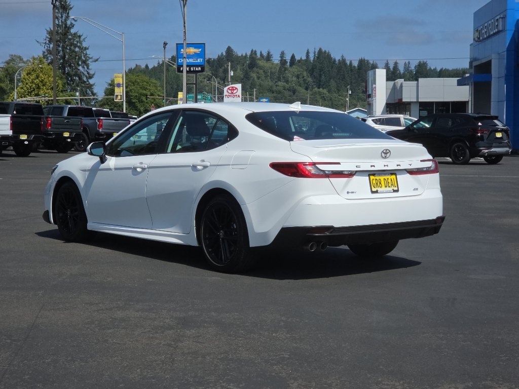 Used 2025 Toyota Camry SE FWD image 4