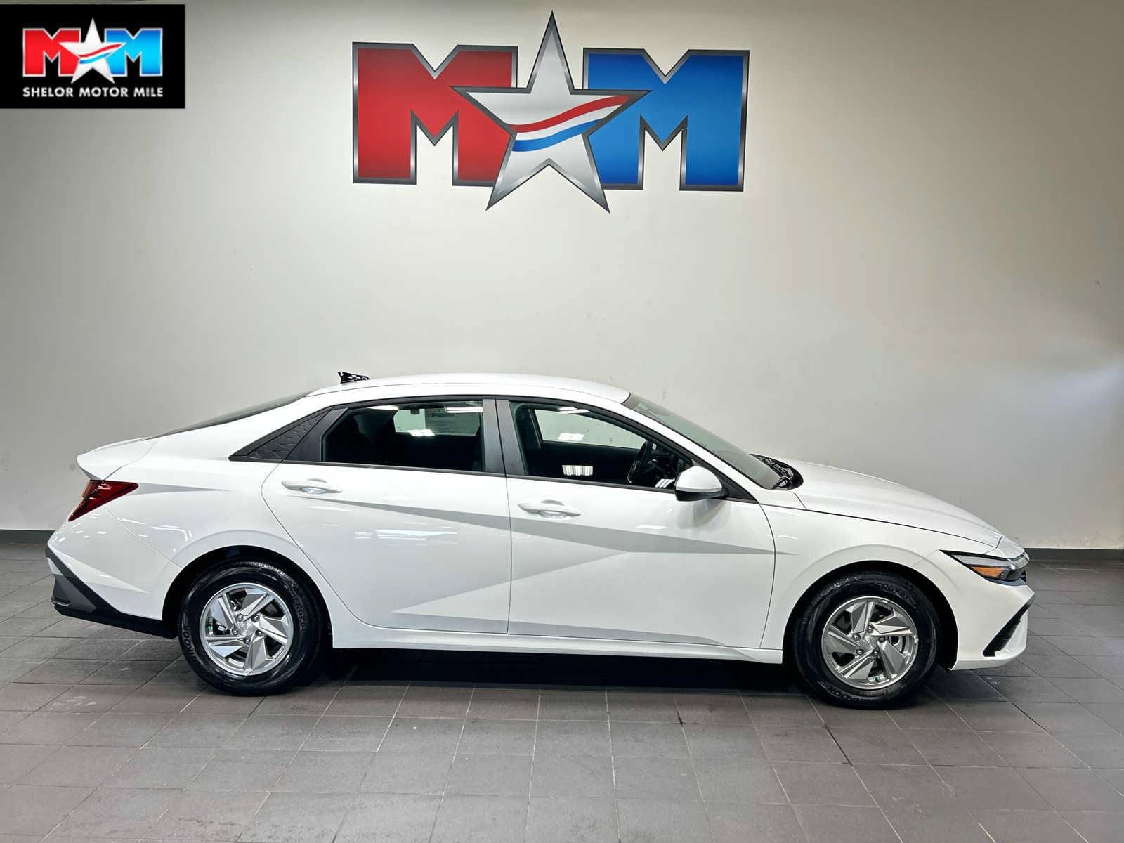 New 2026 Hyundai Elantra SE