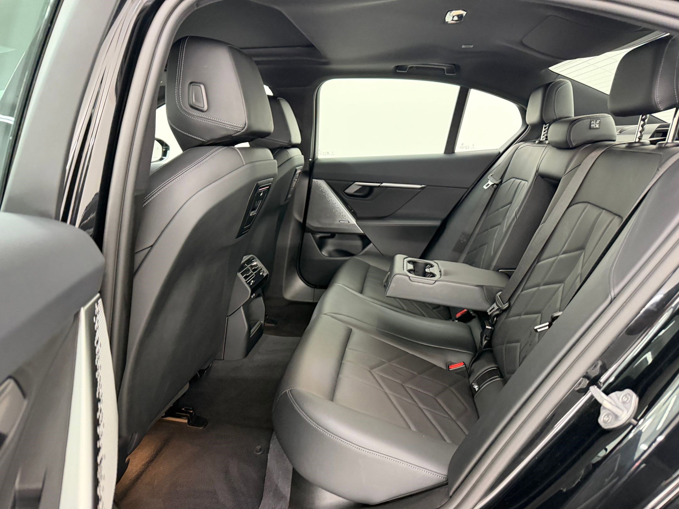 Certified 2025 BMW 530i RWD image 14