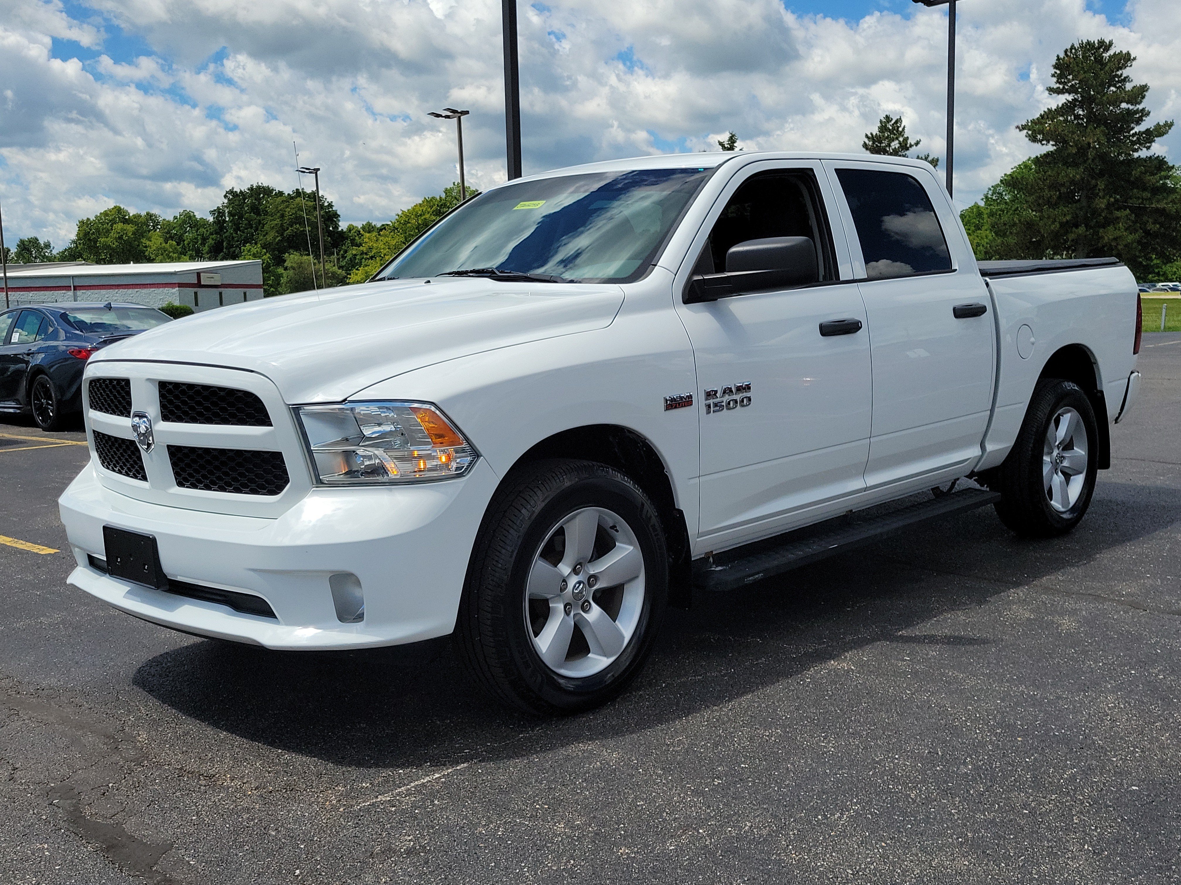 Used 2016 RAM 1500 Express w/ Popular Equipment Group AWD/4WD image 2