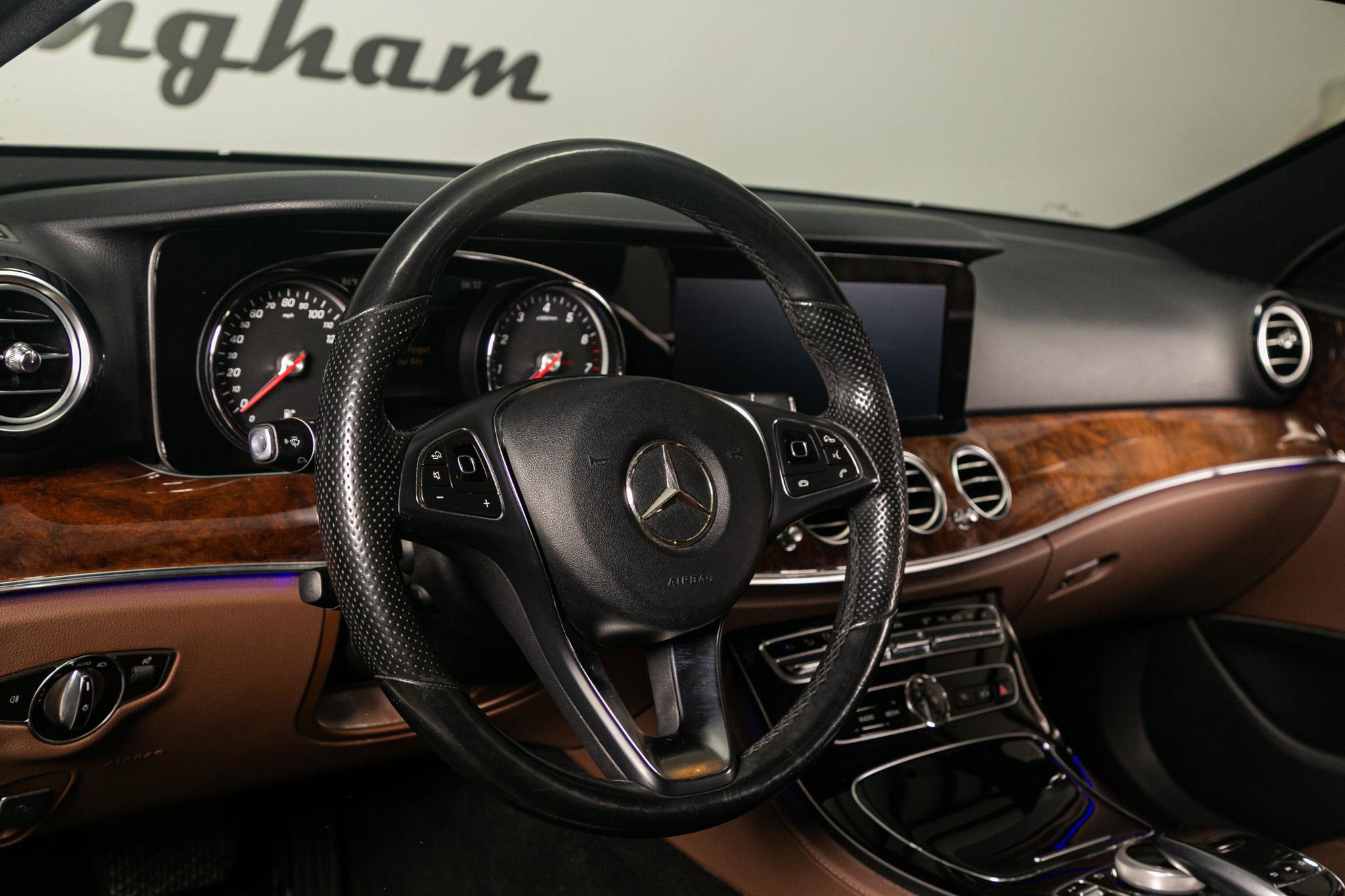 Used 2017 Mercedes-Benz E 300 4MATIC image 6