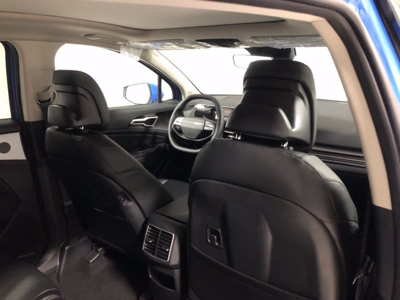 New 2026 Kia Sportage EX w/ EX Panorama Roof Package FWD image 12