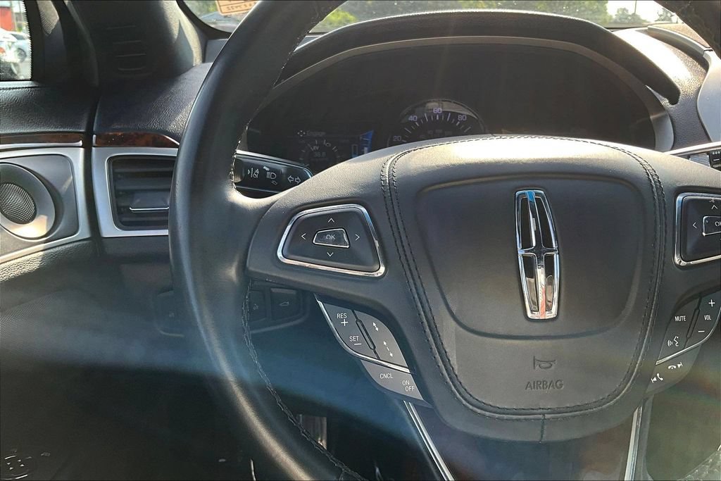 Used 2018 Lincoln MKZ Reserve FWD image 13