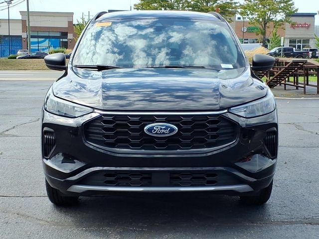Used 2024 Ford Escape ST-Line w/ Tech Pack #1 AWD/4WD image 2