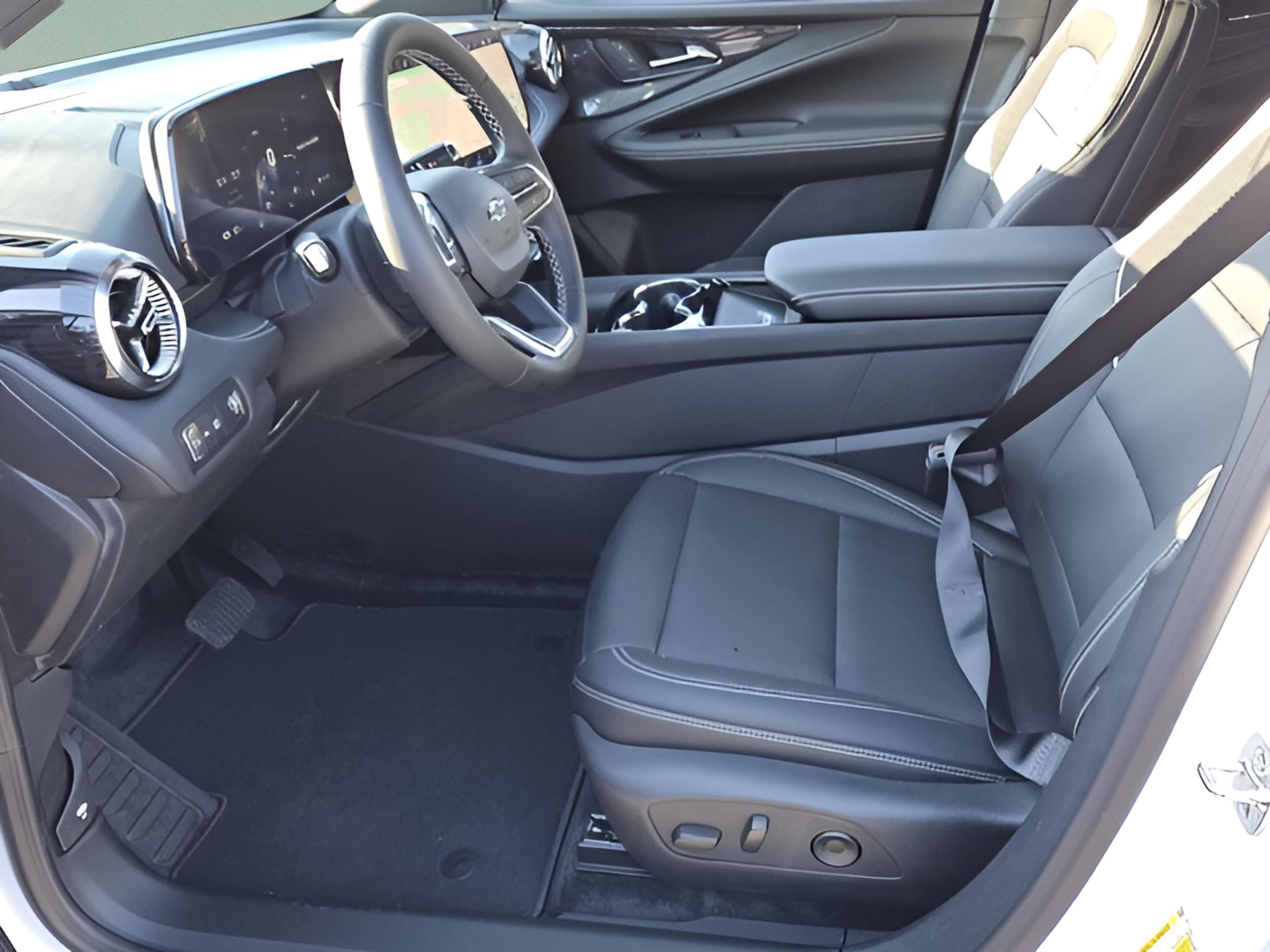 New 2025 Chevrolet Blazer EV LT image 9