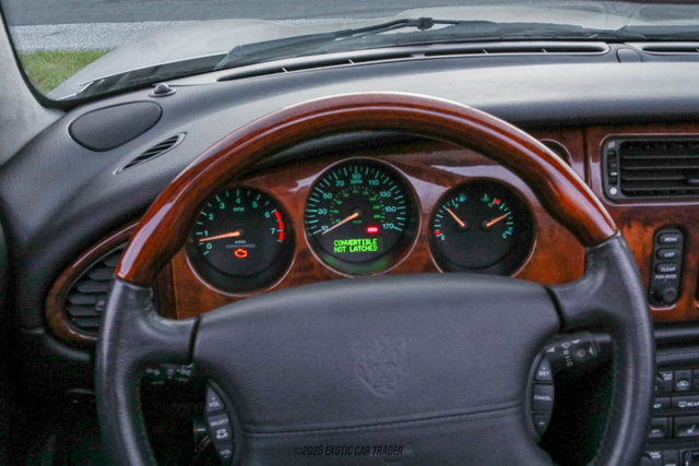 Used 2001 Jaguar XK8 Convertible image 30