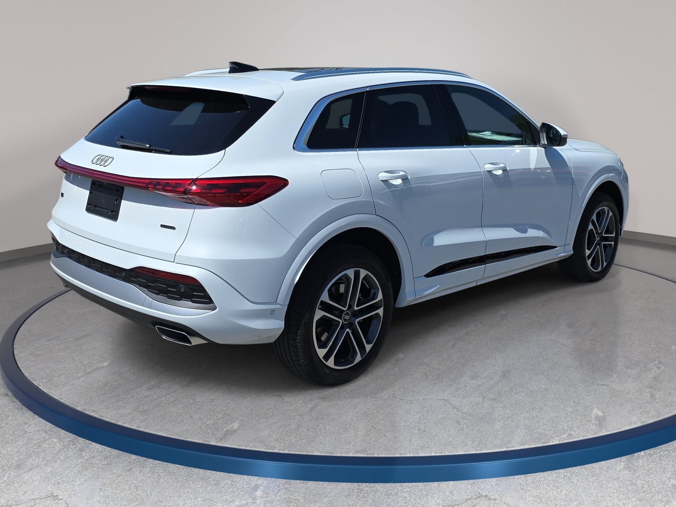 Used 2025 Audi Q5 Premium AWD/4WD image 5