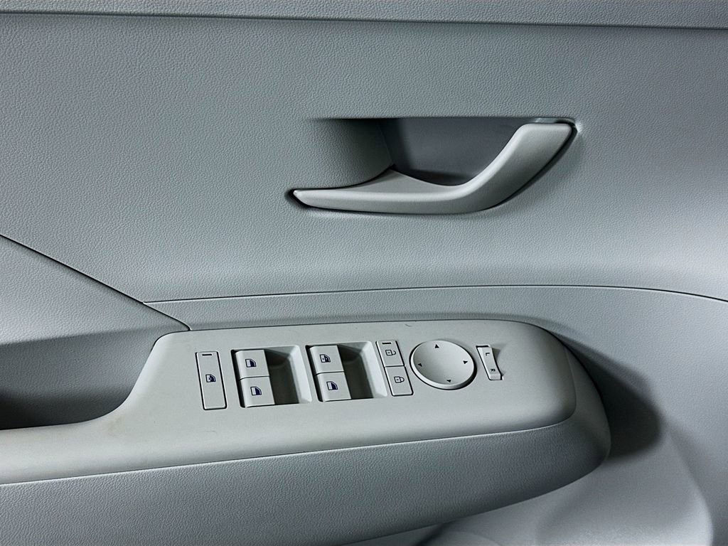 New 2026 Hyundai Kona SE image 18