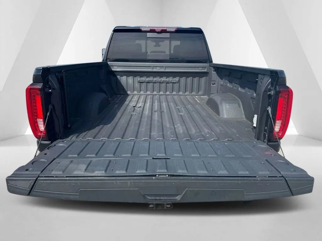 Used 2022 GMC Sierra 3500 Denali w/ Denali Black Diamond Edition image 31