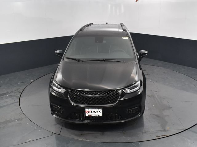 New 2026 Chrysler Pacifica Limited w/ S Appearance Package AWD/4WD image 36